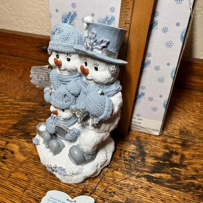 Lot 403 Snowman couple