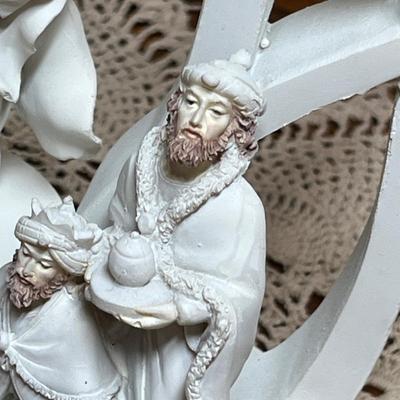 Lot 406 Christmas Decor