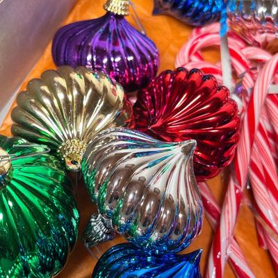 Lot 411 Christmas assortment