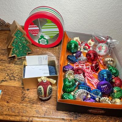 Lot 411 Christmas assortment
