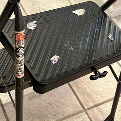 Lot 419 Folding step stool