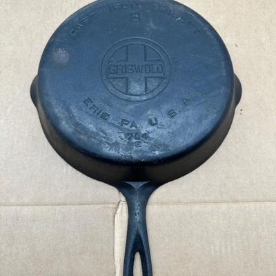 Vintage Griswold #8 Cast Iron Skillet – Erie, PA USA – Large Block Logo – Model 704E