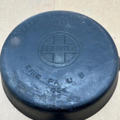 Vintage Griswold #8 Cast Iron Skillet – Erie, PA USA – Large Block Logo – Model 704E