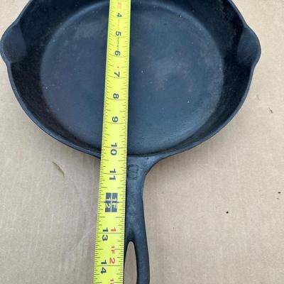 Vintage Griswold #8 Cast Iron Skillet – Erie, PA USA – Large Block Logo – Model 704E