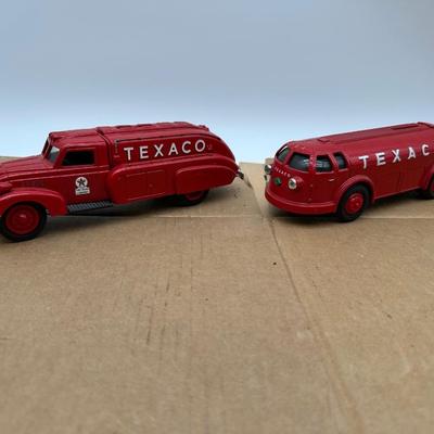 Vintage Texaco Tanker Trucks (2) – Ertl Die-Cast – 1939 Dodge Airflow Replicas – 1994 Edition