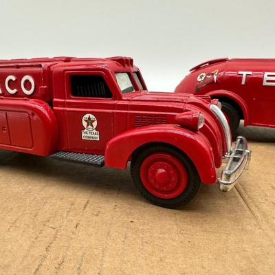 Vintage Texaco Tanker Trucks (2) – Ertl Die-Cast – 1939 Dodge Airflow Replicas – 1994 Edition