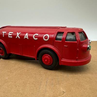 Vintage Texaco Tanker Trucks (2) – Ertl Die-Cast – 1939 Dodge Airflow Replicas – 1994 Edition