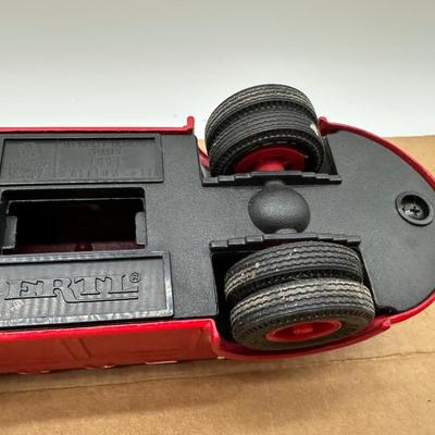 Vintage Texaco Tanker Trucks (2) – Ertl Die-Cast – 1939 Dodge Airflow Replicas – 1994 Edition