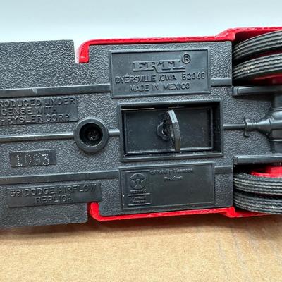 Vintage Texaco Tanker Trucks (2) – Ertl Die-Cast – 1939 Dodge Airflow Replicas – 1994 Edition