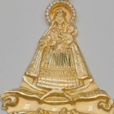 Sale Photo Thumbnail #275: Gold pendant