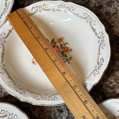 Lot 441 Vintage dinnerware