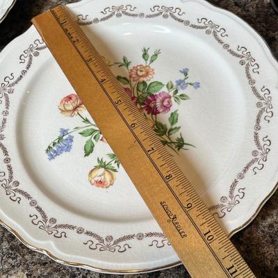 Lot 441 Vintage dinnerware