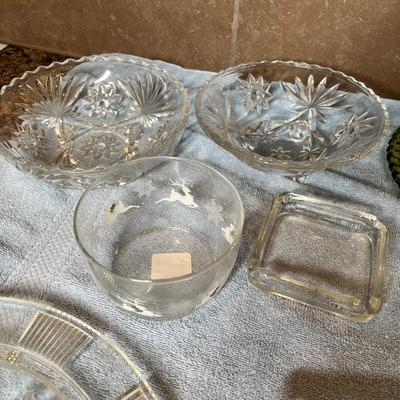 Lot 451 Glassware
