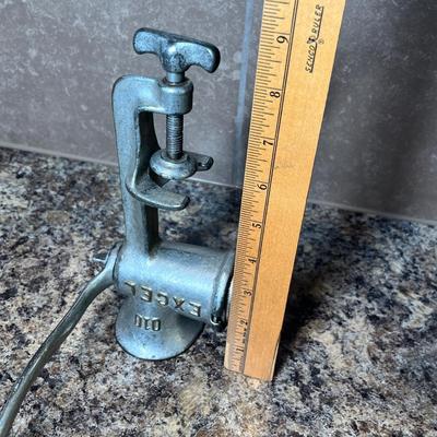 Lot 453 Excel Small grinder