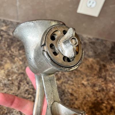 Lot 453 Excel Small grinder