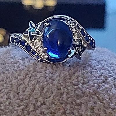 Could be Dallas Cowboy Ring!