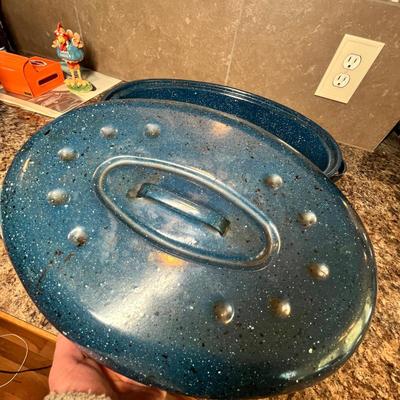 Lot 467 Granite ware roaster