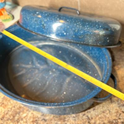 Lot 467 Granite ware roaster