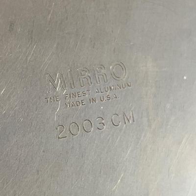 Lot 468 Vintage cake carrier