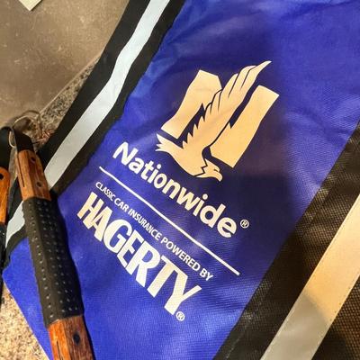 Lot 469 BBQ utensils