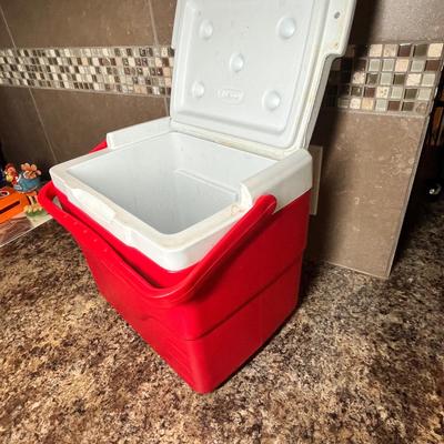 Lot 471 Lunch box cooler