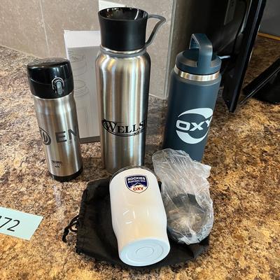 Lot 472 Water bottles