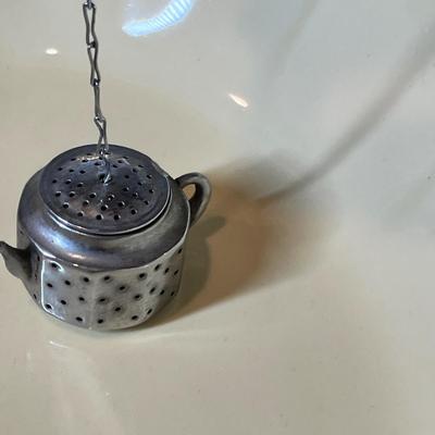 Lot 473 Asst Dinnerware