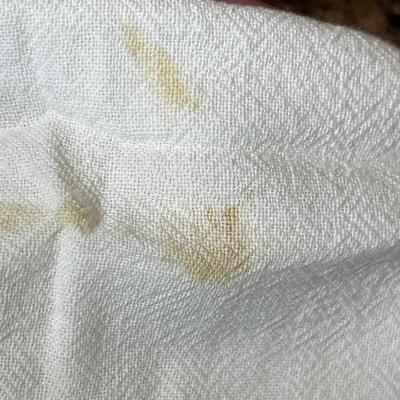 Lot 475 Embroidered tea towels