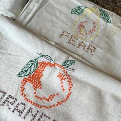 Lot 475 Embroidered tea towels