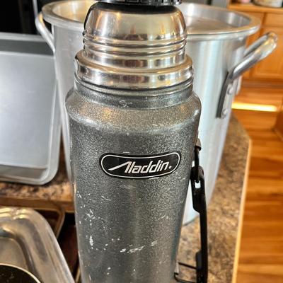 Lot 476 Large bakeware lot