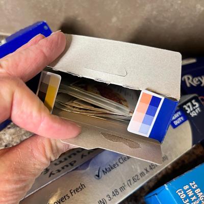 Lot 477 kitchen supplies