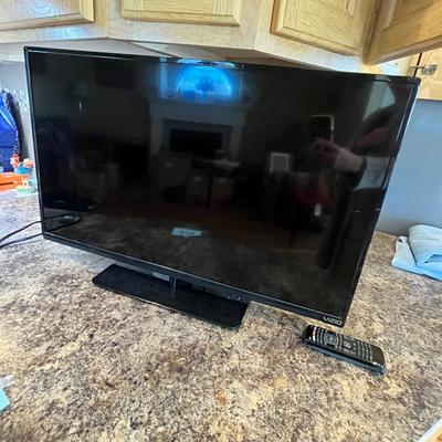 Lot 479 Sony Vizio TV