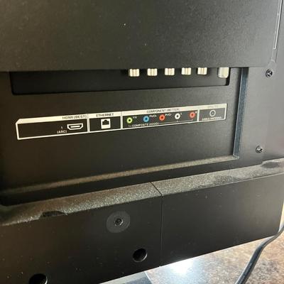 Lot 479 Sony Vizio TV