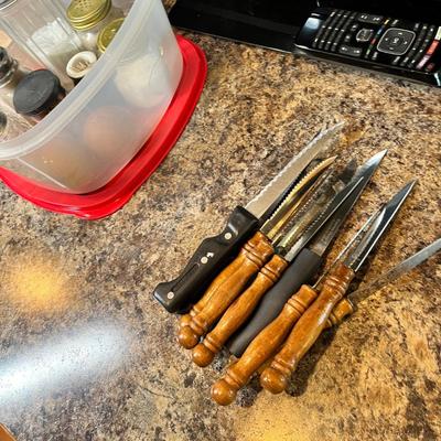 Lot 480 tub of shakers