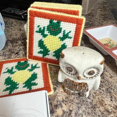 Lot 484 Party serve ware