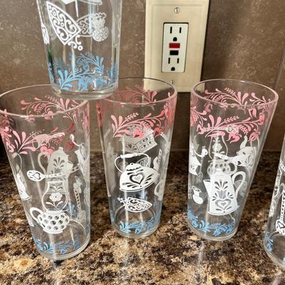 Lot 490 Vintage tumblers