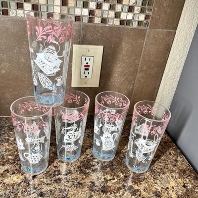 Lot 490 Vintage tumblers