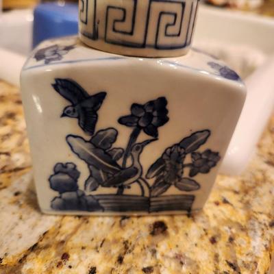 Floral w/ birds blue china jar
