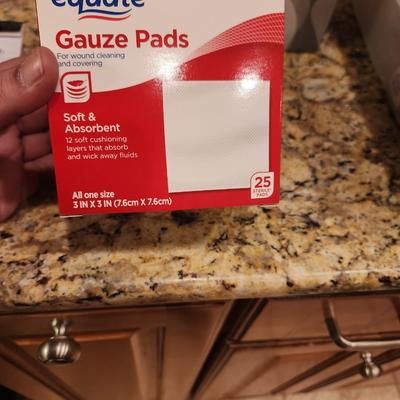 Equate gaze pads