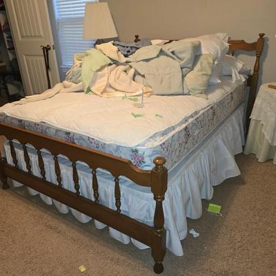 Full size bed