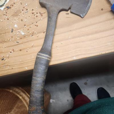 Medium size axe