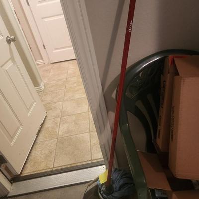 O-cedar mop & metal bucket