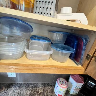 Lot 501 Plastic ware