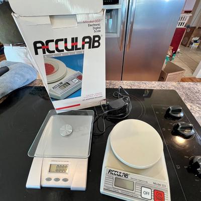 Lot 517 2 food scales