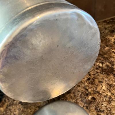 Lot 519 Texasware bowl & canister