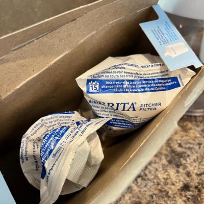 Lot 520 Brita pitcher & filters