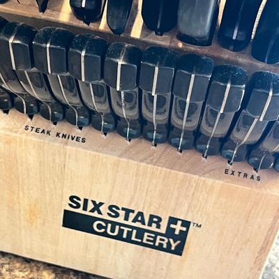 Lot 521 Large cutlery set