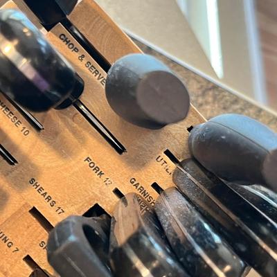 Lot 521 Large cutlery set