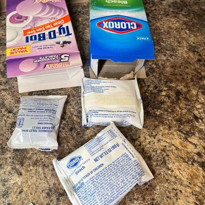 Lot 929 Toilet cleaners