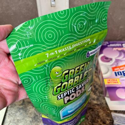 Lot 929 Toilet cleaners